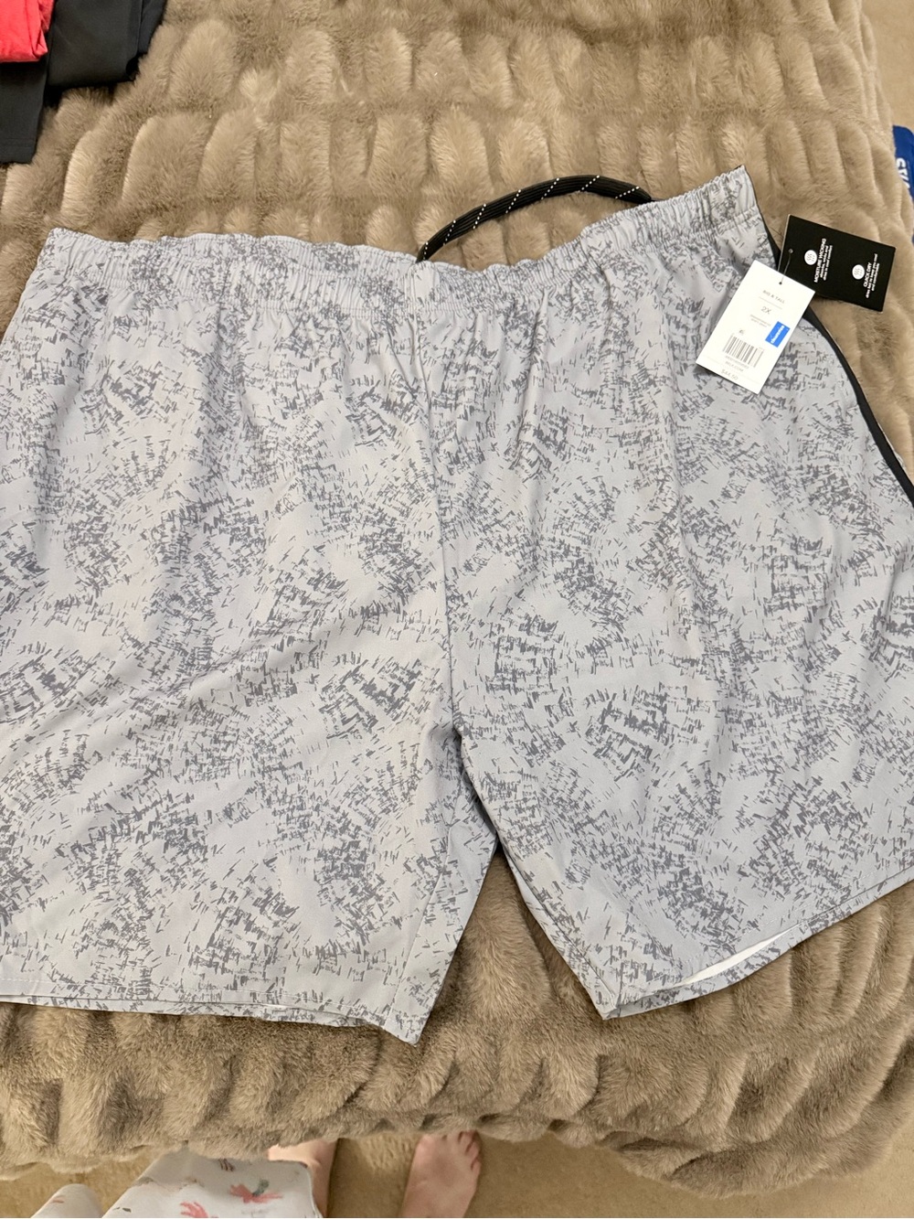 Sells Men’s shorts